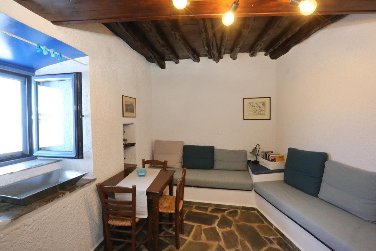 Le Petit Chateau Ano Syros Exterior photo