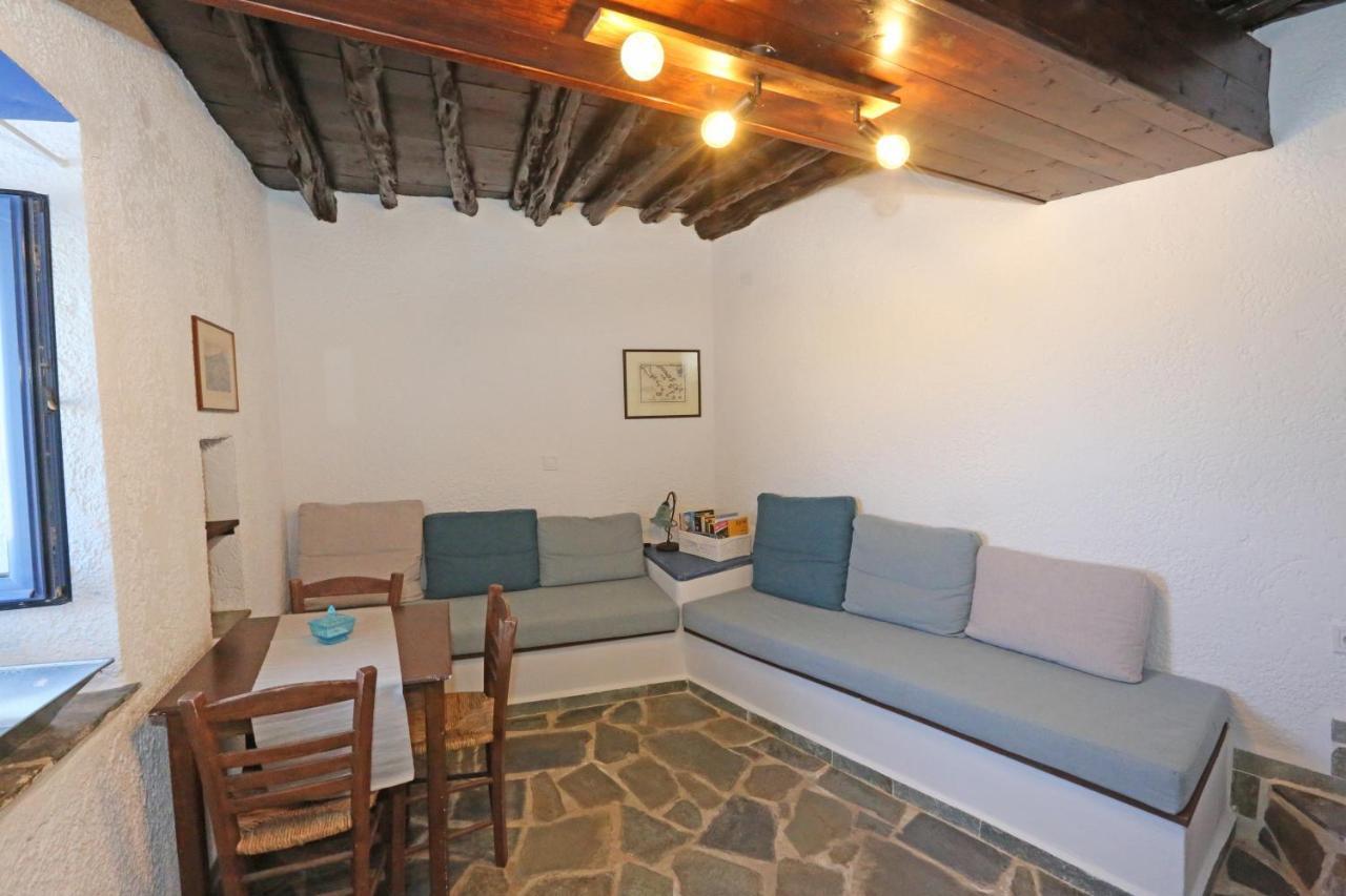 Le Petit Chateau Ano Syros Exterior photo