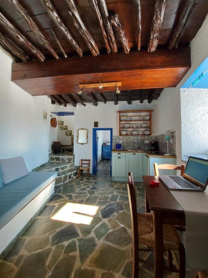 Le Petit Chateau Ano Syros Exterior photo